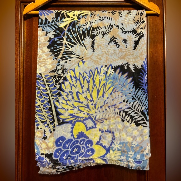 Multi Colored Patterned Wrap - Picture 2 of 2